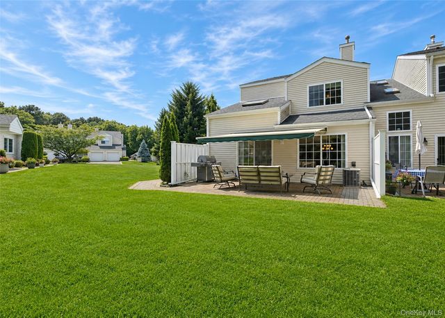 333 Prairie Court, Manorville, NY 11949
