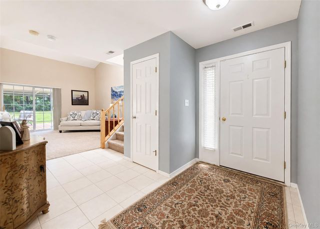 333 Prairie Court, Manorville, NY 11949