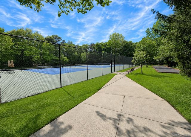 333 Prairie Court, Manorville, NY 11949