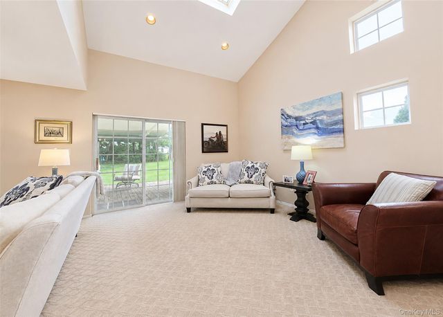 333 Prairie Court, Manorville, NY 11949
