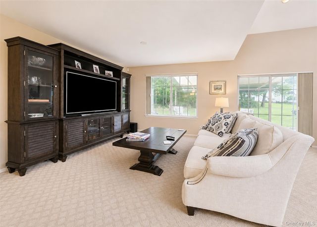 333 Prairie Court, Manorville, NY 11949
