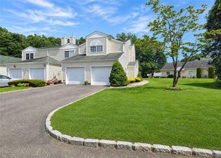 333 Prairie Court, Manorville, NY 11949