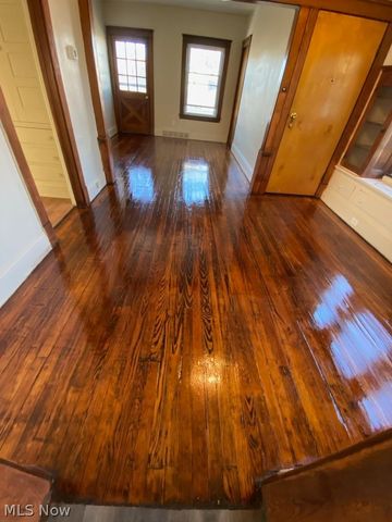 14210 Kingsford Avenue, Cleveland, OH 44128