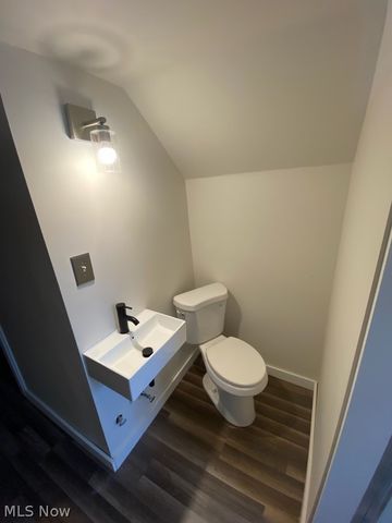 14210 Kingsford Avenue, Cleveland, OH 44128