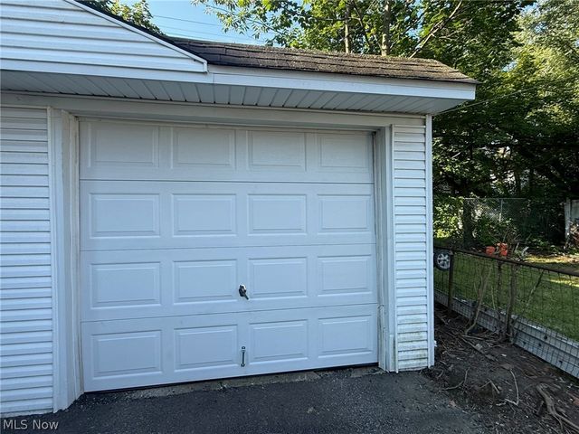 14210 Kingsford Avenue, Cleveland, OH 44128