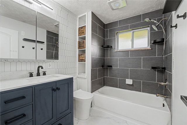6138 Janice Place, Clayton, OH 45415