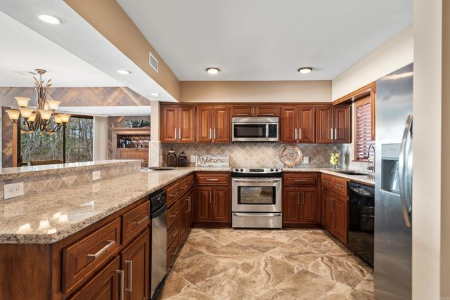 200 Pretti Pt Apt E2, Hot Springs, AR 71913