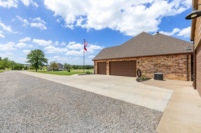 301 Aviara Court, Poolville, TX 76487