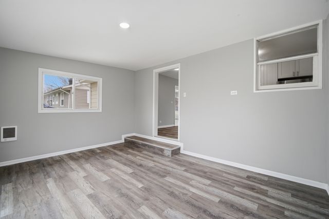 249 Shawnee Drive, Carol Stream, IL 60188