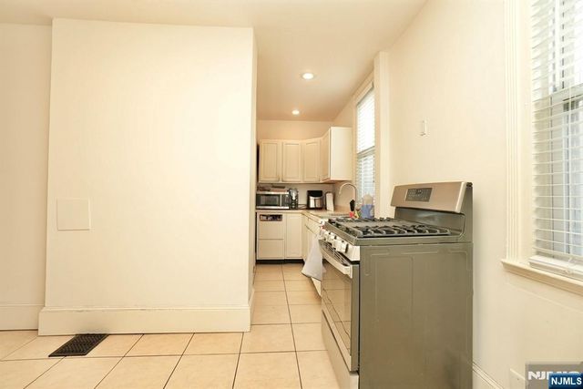 566-568 Highland, Newark, NJ 07104