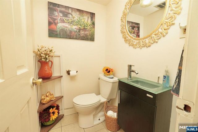 566-568 Highland, Newark, NJ 07104