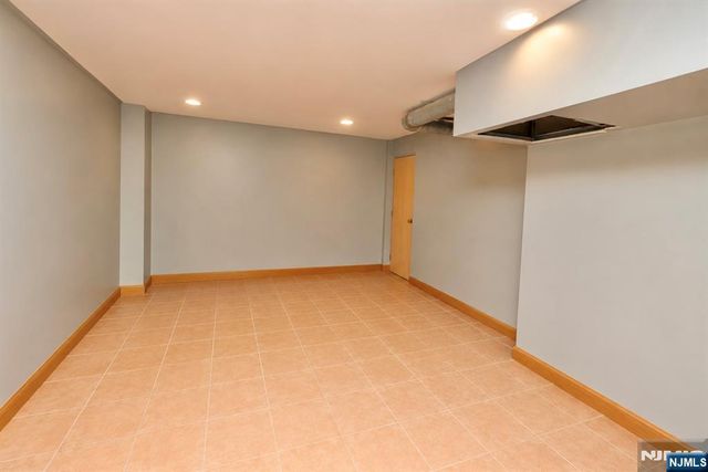 566-568 Highland, Newark, NJ 07104