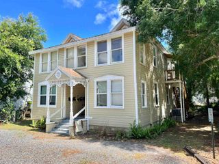 25 Desoto Pl 2, St Augustine, FL 32084