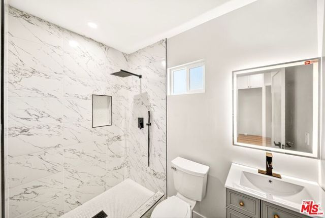 204 E 88th Street, Los Angeles, CA 90003