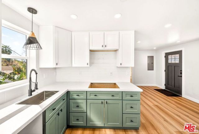 204 E 88th Street, Los Angeles, CA 90003