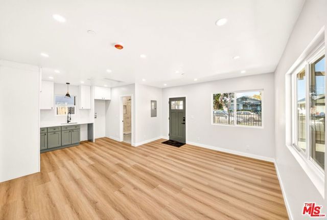 204 E 88th Street, Los Angeles, CA 90003