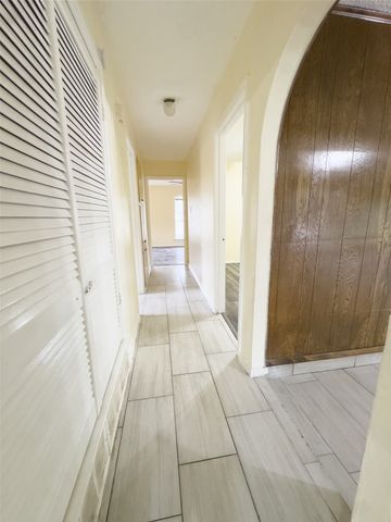 808 Warwick Street, Bedford, TX 76022