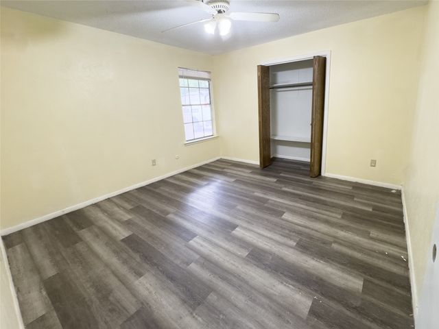 808 Warwick Street, Bedford, TX 76022