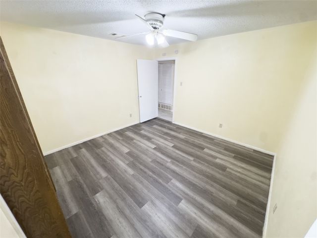 808 Warwick Street, Bedford, TX 76022
