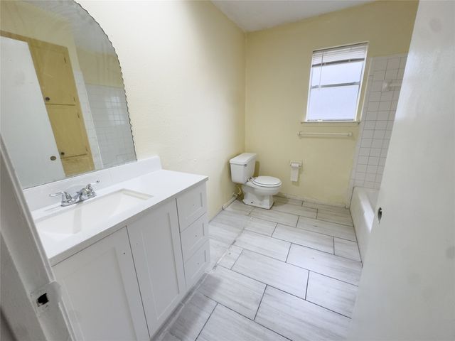 808 Warwick Street, Bedford, TX 76022