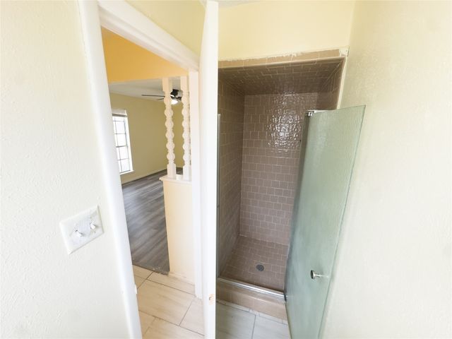 808 Warwick Street, Bedford, TX 76022