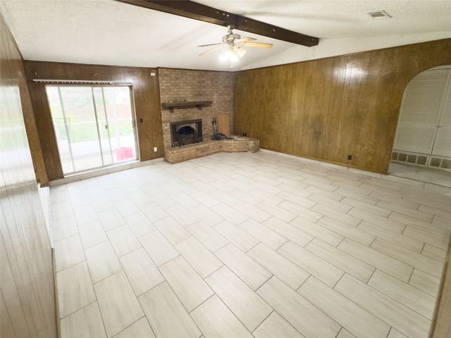 808 Warwick Street, Bedford, TX 76022