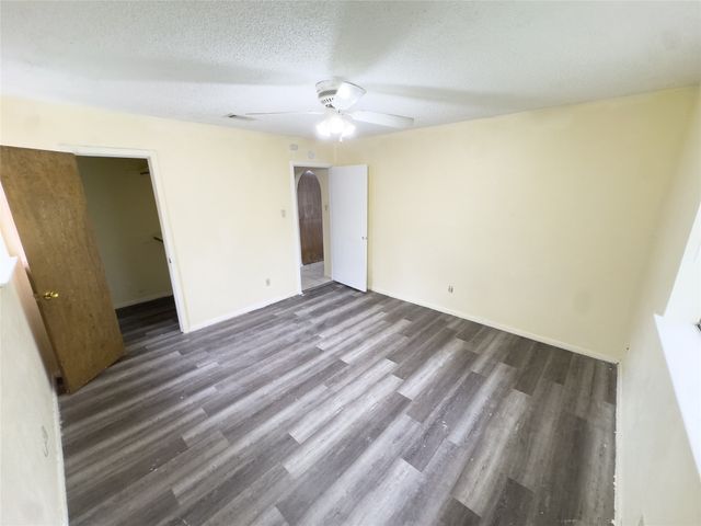 808 Warwick Street, Bedford, TX 76022
