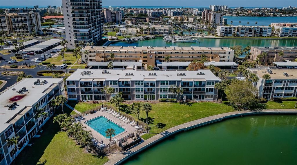 7405 BAY ISLAND DRIVE S 220, South Pasadena, FL 33707