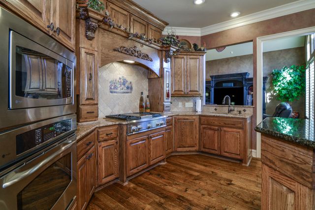 1106 N 14th Street, Wolfforth, TX 79382