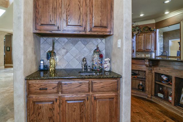 1106 N 14th Street, Wolfforth, TX 79382