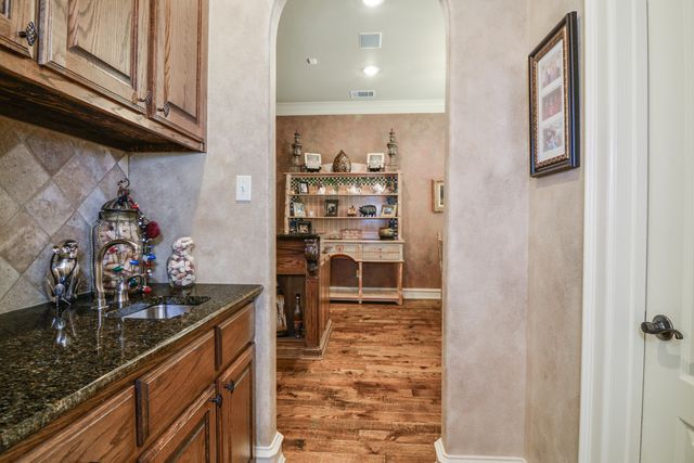 1106 N 14th Street, Wolfforth, TX 79382