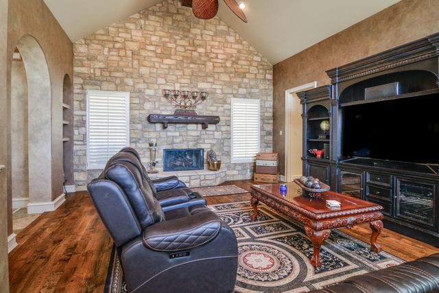 1106 N 14th Street, Wolfforth, TX 79382