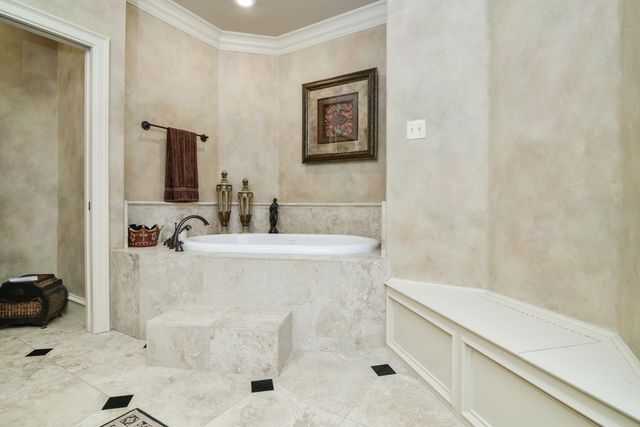 1106 N 14th Street, Wolfforth, TX 79382