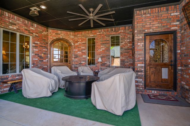 1106 N 14th Street, Wolfforth, TX 79382