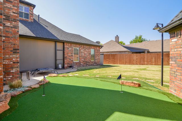 1106 N 14th Street, Wolfforth, TX 79382