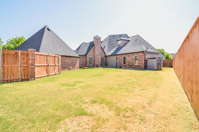 1106 N 14th Street, Wolfforth, TX 79382