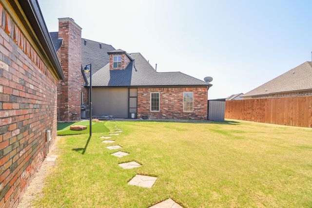1106 N 14th Street, Wolfforth, TX 79382