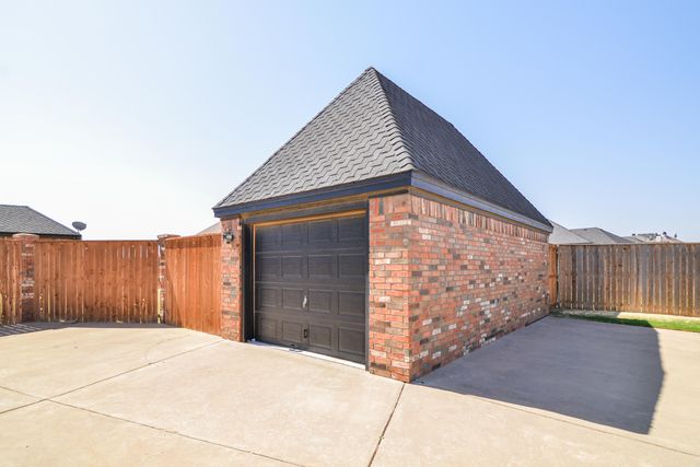 1106 N 14th Street, Wolfforth, TX 79382