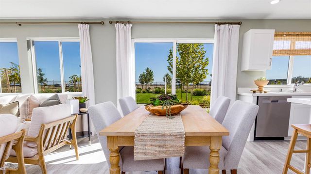 517 Foxtail Ct, Roseville, CA 95747