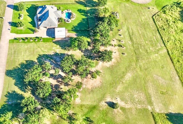 1409 Shadow Lakes Drive, Wills Point, TX 75169