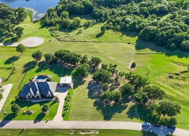 1409 Shadow Lakes Drive, Wills Point, TX 75169