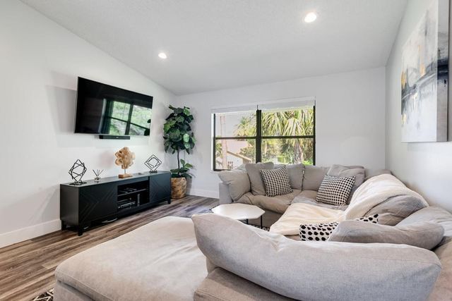 13065 Albright Court 28, Wellington, FL 33414