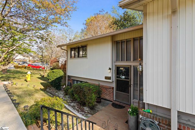 37 Briarglen Place, Greenville, SC 29615