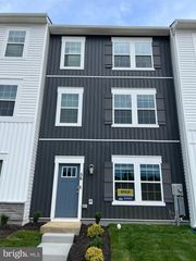 56 ALOMA ST, Charles Town, WV 25414