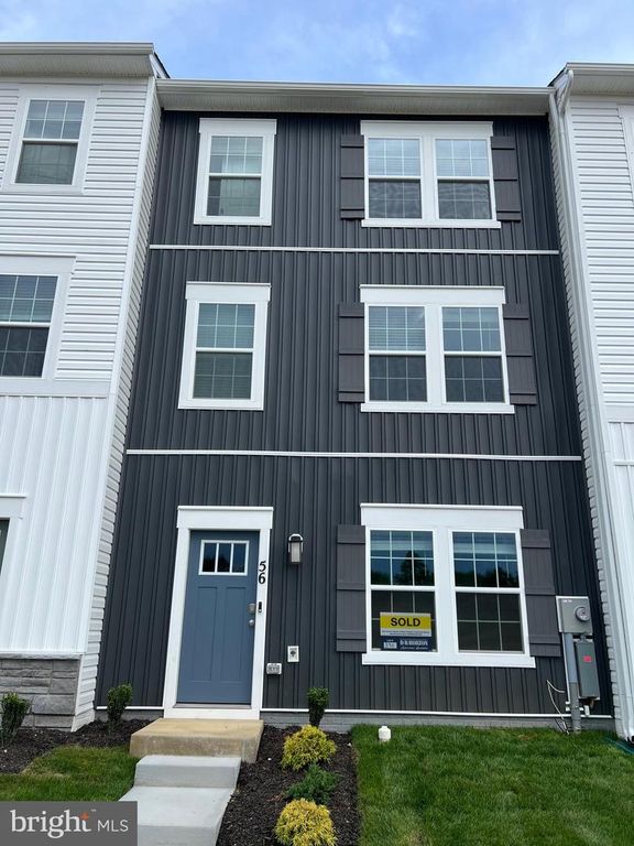 56 ALOMA ST, Charles Town, WV 25414