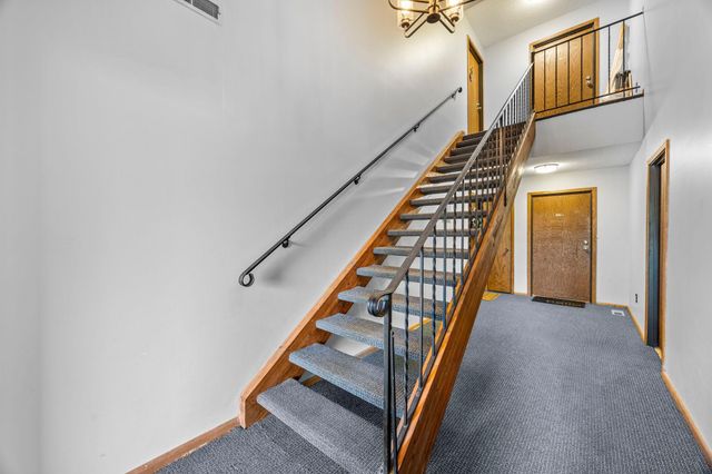 3861 Gold Point B, Eagan, MN 55122