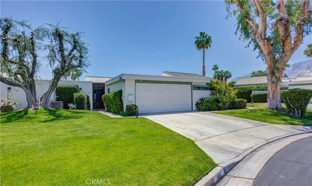 1911 Grand Bahama Drive East, Palm Springs, CA 92264