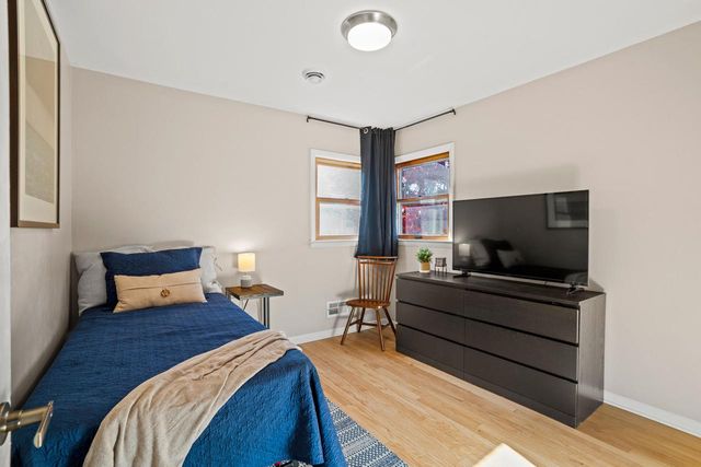 1821 E Euclid AVENUE, Milwaukee, WI 53207