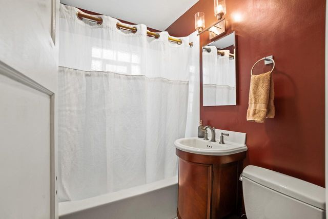 1821 E Euclid AVENUE, Milwaukee, WI 53207