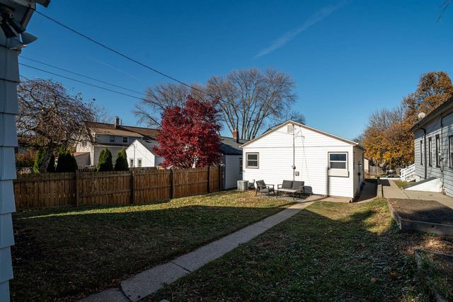 1821 E Euclid AVENUE, Milwaukee, WI 53207
